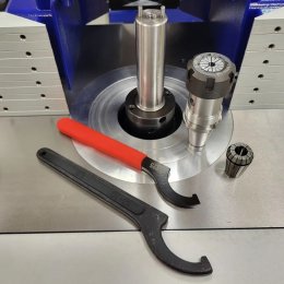 (image for) Charnwood W050P Spindle Moulder & W050ET Extension Table (Package Deal)