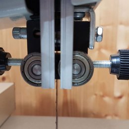 (image for) Charnwood BS410 Woodworking Bandsaw - 10"